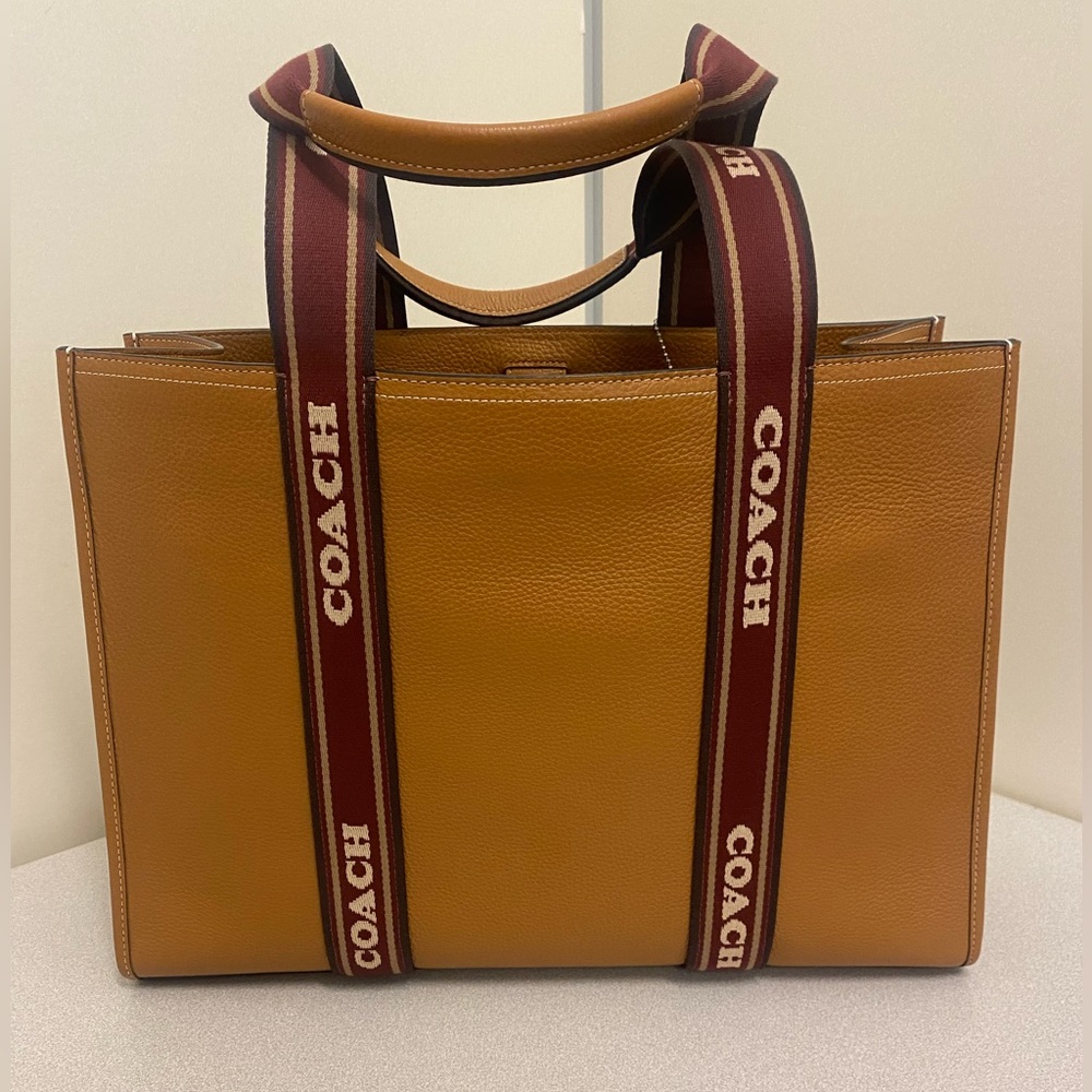 Coach bag- Large Smith Tote - brand new